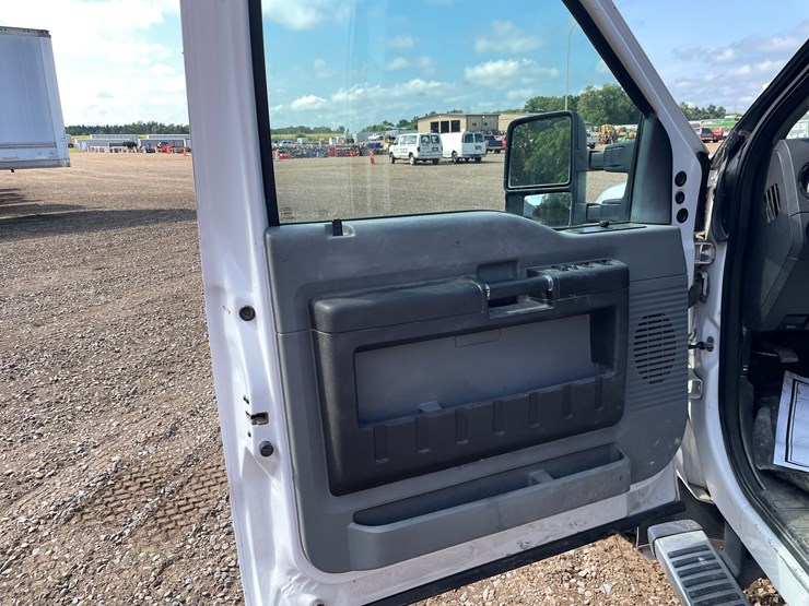 #2135-•-2015-ford-f350-pickup-truck-(has-mn-title)-image-17