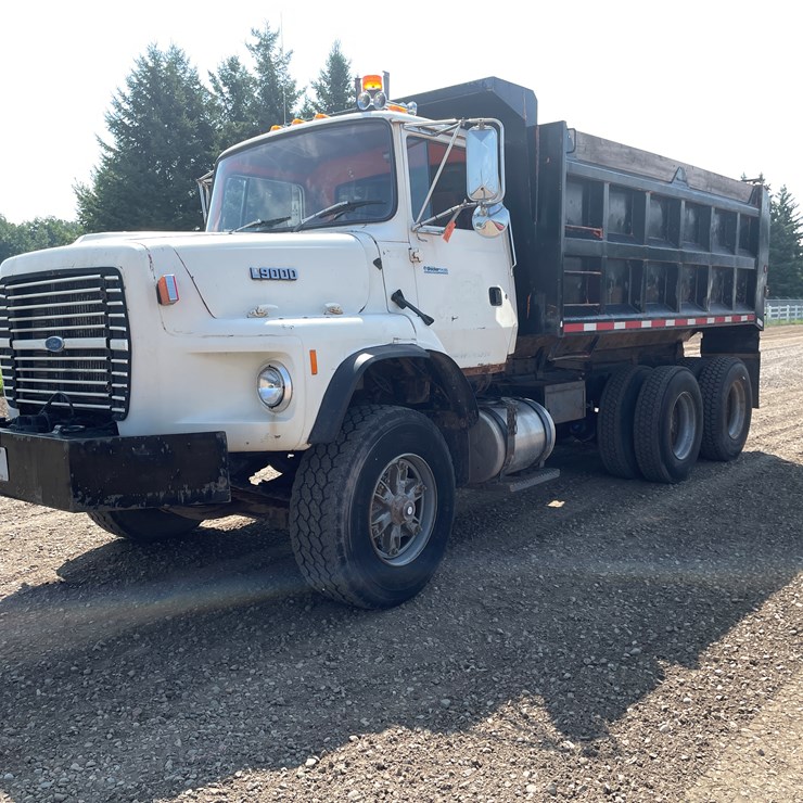 #2051 • 1994 Ford Dump Truck (Has WI title)