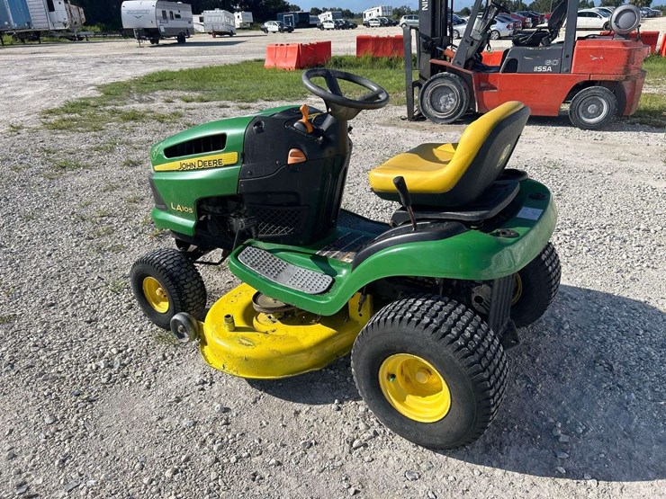 2022-mcconnel-traxx-rc28-43in.-remote-controlled-slope-mower-image-4