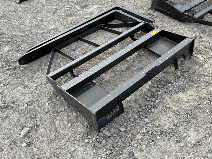 #2000-•-#26514-•-unused-mower-king-sa-skid-steer-forks-image-2