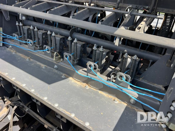 2017-massey-ferguson-2270-image-19