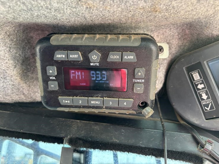 2019-deere-333g-image-31