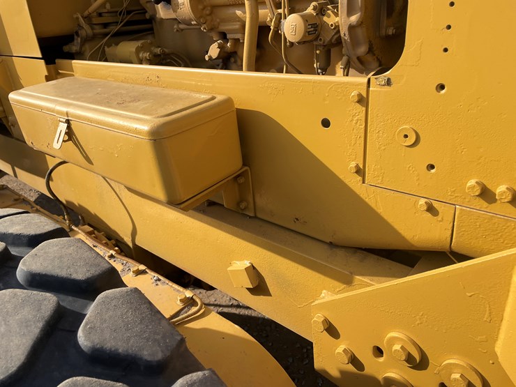 #2026-•-cat-no.12-road-grader-image-21