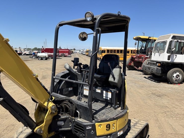 2020-yanmar-vi035-hydraulic-excavator-image-17
