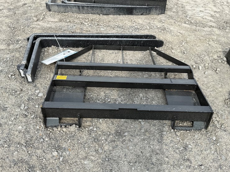 #2000-•-#26512-•-unused-mower-king-sa-skid-steer-forks-image-1