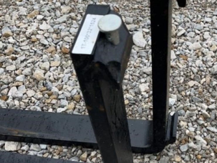 new-60in-x-4in-pallet-forks-image-2