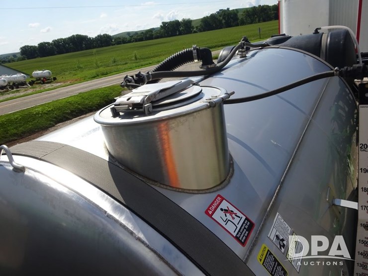 2019-john-deere-f4365-image-131