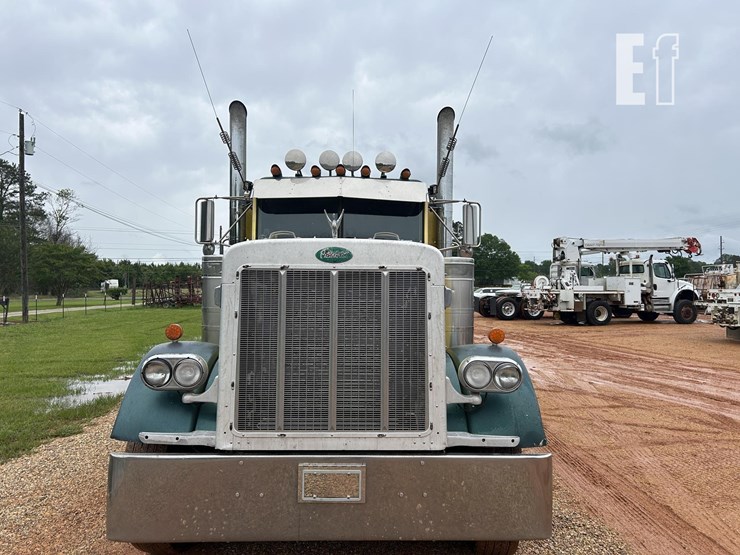 1990-peterbilt-379-image-10