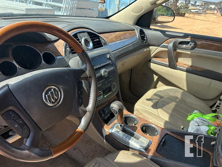 2011-buick-enclave-image-16