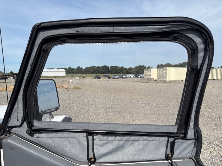 1997-jeep-wrangler-image-29