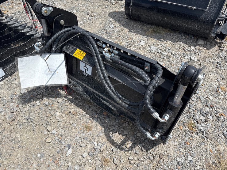 #230-•-#26328-•-unused-giyi-39"-mini-skid-steer-bucket-fxkhd392507232-image-3