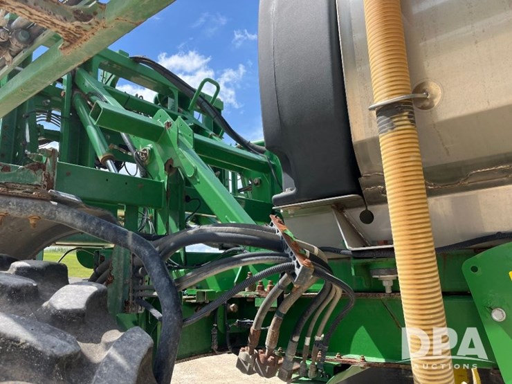 2014-john-deere-r4038-image-44