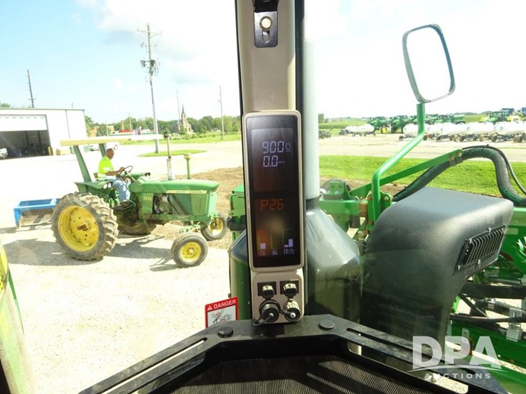 2019-john-deere-f4365-image-150