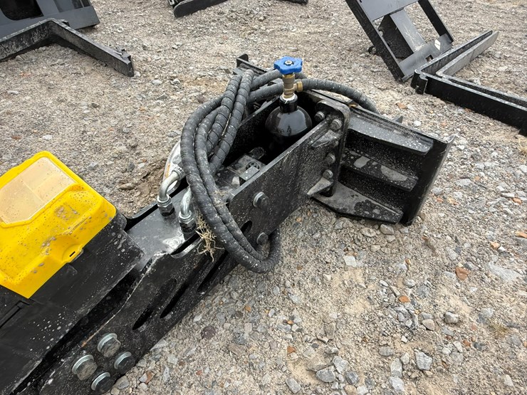 #230-•-#27018-•-unused-giyi-gy-p45-mini-skid-steer-breaker-psc452507149-image-7