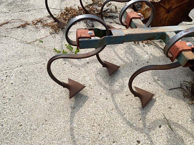 brillion-cultivator-image-9