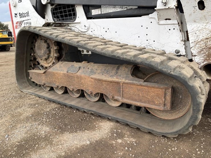 2022-bobcat-t770-image-17