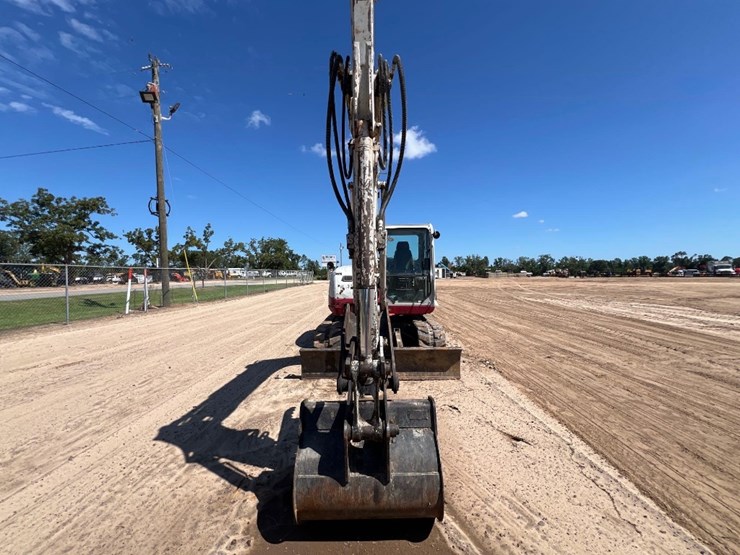 2015-takeuchi-tb290-image-7