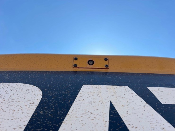 2018-caterpillar-320-image-28