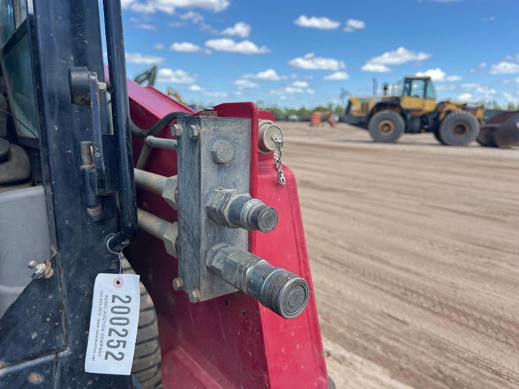 takeuchi-ts80r2-image-11