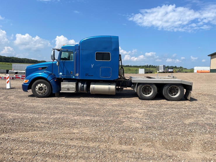 #2108-•-2012-peterbilt-truck-tractor-(has-mn-title-in-delay)-image-9