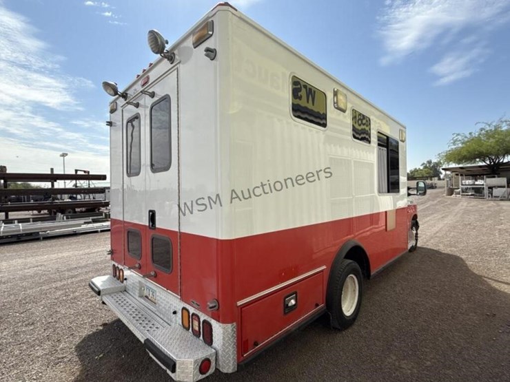 2006-ford-e450-image-5