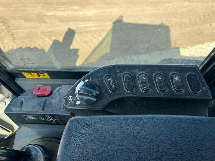 2019-komatsu-wa320-8-image-33