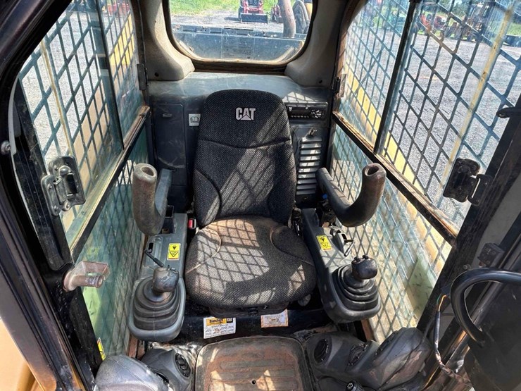 2017-caterpillar-299d2-image-20