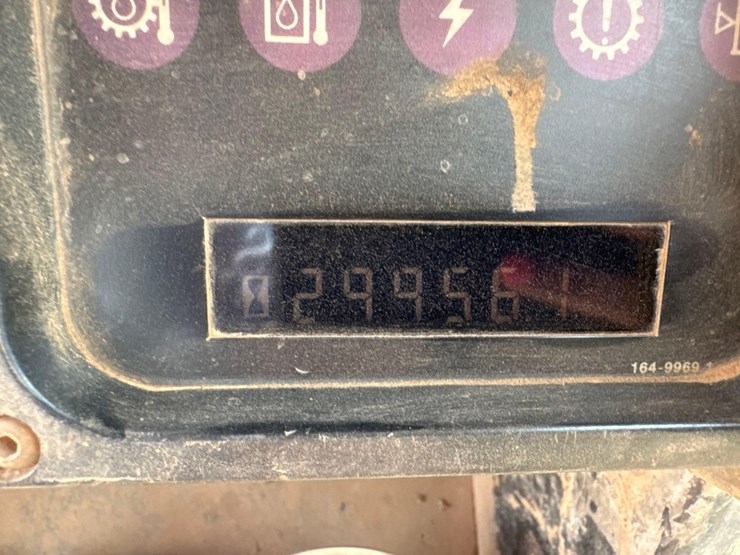 2002-caterpillar-973c-image-25