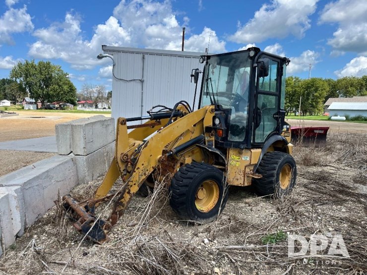 2015-caterpillar-903c-image-1