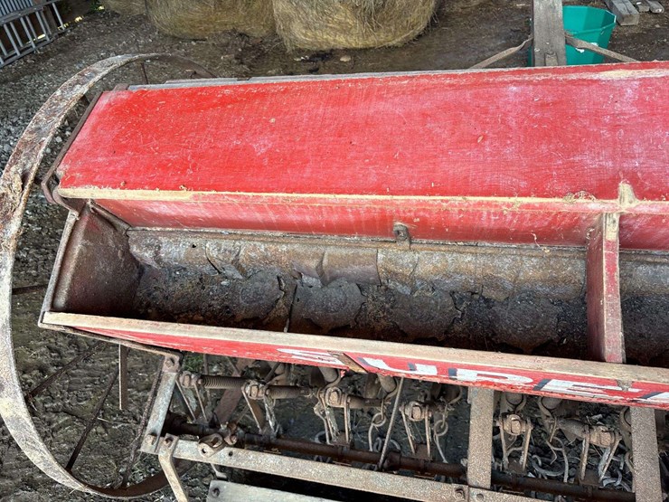 superior-7ft-grain-drill-image-34
