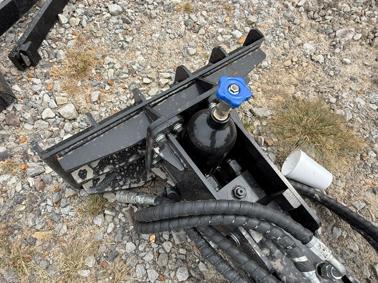 #230-•-#27017-•-unused-giyi-gy-p45-mini-skid-steer-breaker-psc452507147-image-9