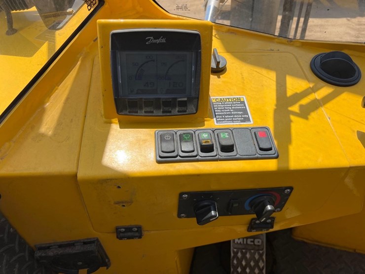sellick-s80t4e-4ps-rough-terrain-forklift-image-26