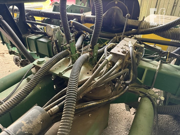 1997-john-deere-1770-image-19