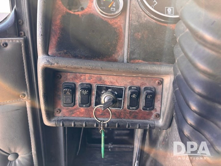 2005-kenworth-t800-image-88