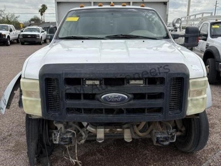 2010-ford-f550-image-2