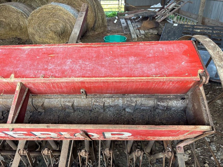 superior-7ft-grain-drill-image-33