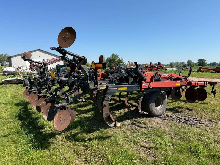 case-ih-730b-ecolo-tiger-disk-ripper,-rear-leveler,-30”-spacing,-2-bearings-are-out-but-2-good-used-image-7