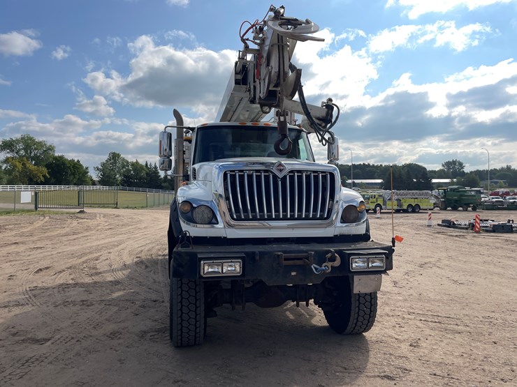#2116-•-2014-international-7600-crane/digger-truck-(has-mn-title)-image-5