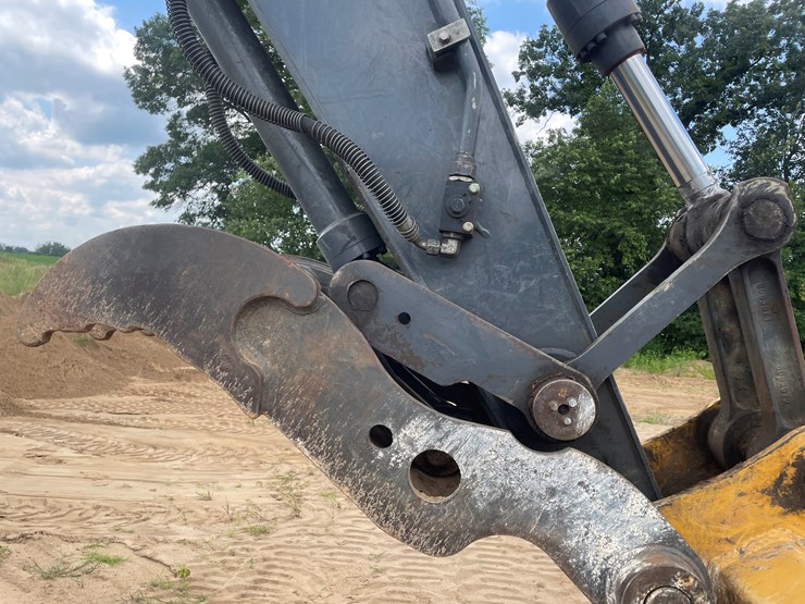 deere-160d-lc-image-22