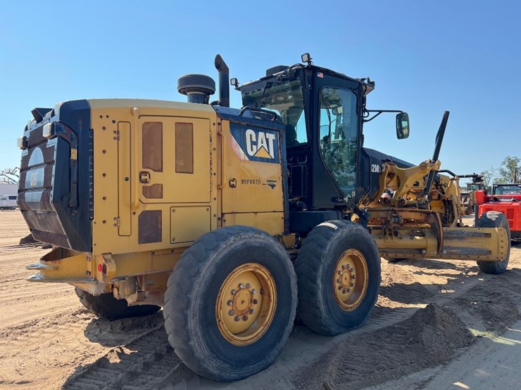 2017-caterpillar-12m3-image-4
