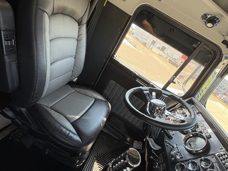 1999-kenworth-w900l-image-4