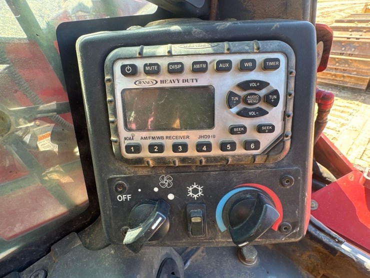 2022-takeuchi-tl12r2-image-25
