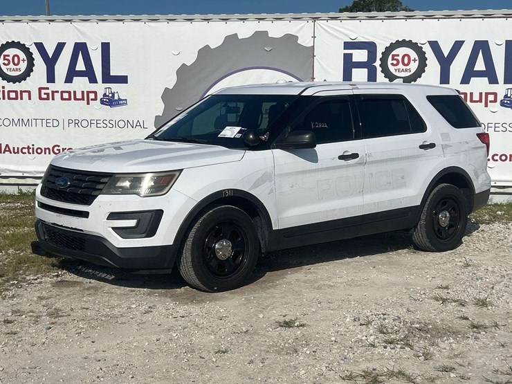 2016-ford-explorer-image-1