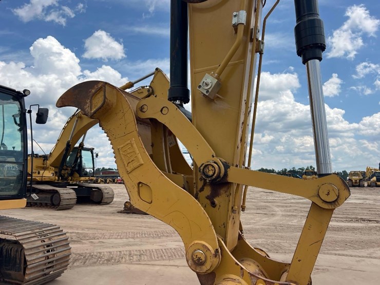 2022-caterpillar-317-image-11