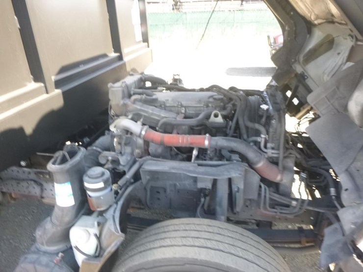 2017-isuzu-nqr-image-20