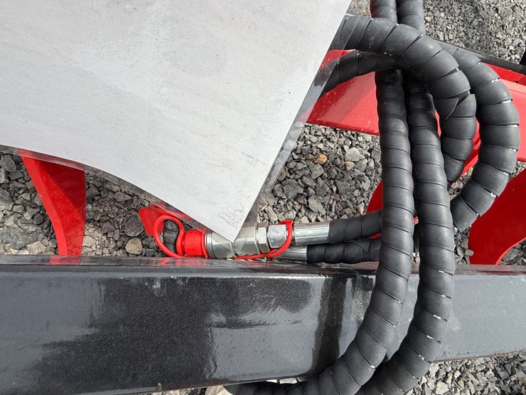 #2000-•-#26332-•-unused-giyi-70"-skid-steer-flat-ripper-pdstq250791-image-7
