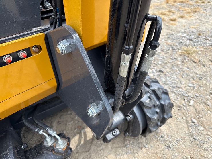 #220-•-#26493-•-unused-cfg-qk18r-mini-excavator-image-13