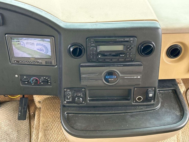 2007-national-rv-dolphin-35ft-class-a-motorhome-image-25