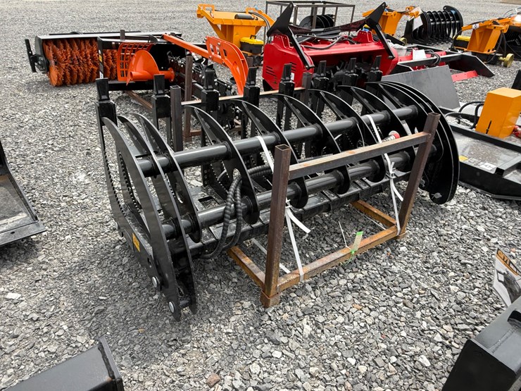 #2000-•-#26530-•-unused-giyi-gy-clg72c-skid-steer-curved-log-grabber-c-hxzmq722507103-image-4