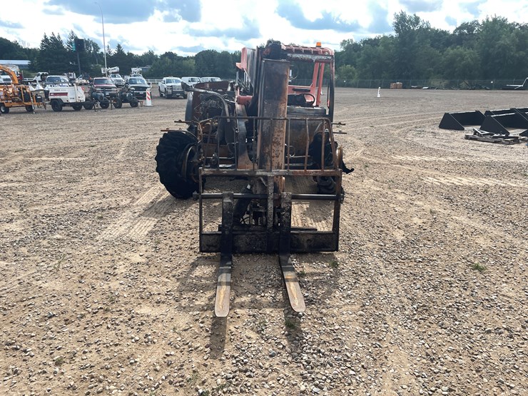 #2059-•-lull-telehandler-*non-runner*-*fire-damage*-image-2